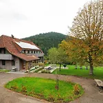 Lug Ins Tal - 2 Haeuser *