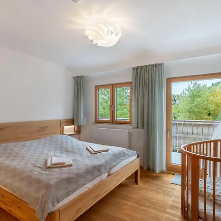 Lug Ins Tal - 2 Haeuser *