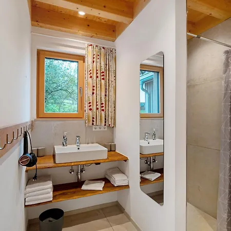 Feriehus Lug Ins Tal - 2 Haeuser